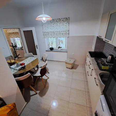 Ivica * 스타리그라드 파클레니차