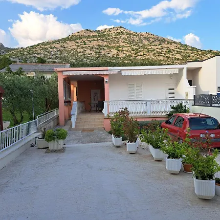 Ivica Appartamento Starigrad Paklenica