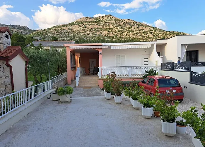 Ivica Appartamento Starigrad Paklenica